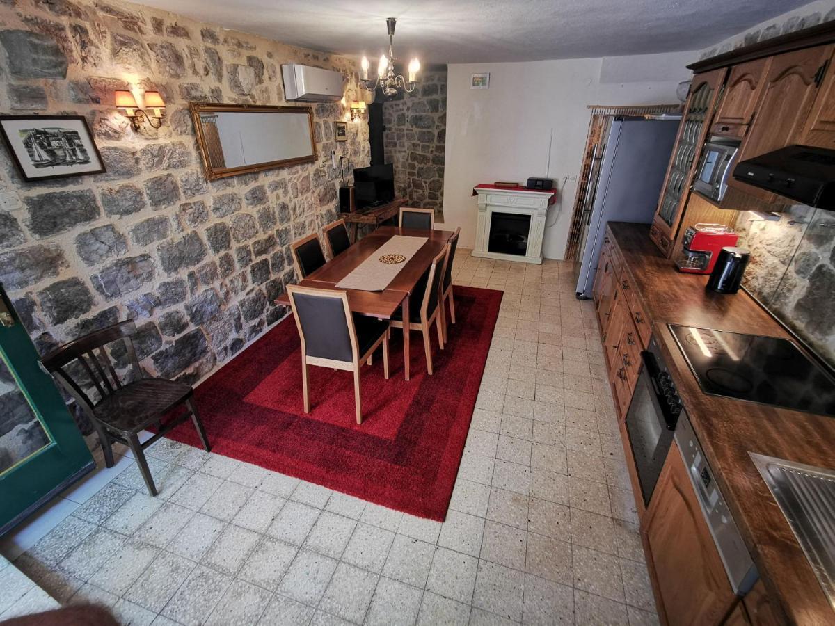 Holiday home Authentico Deluxe Stari Grad *