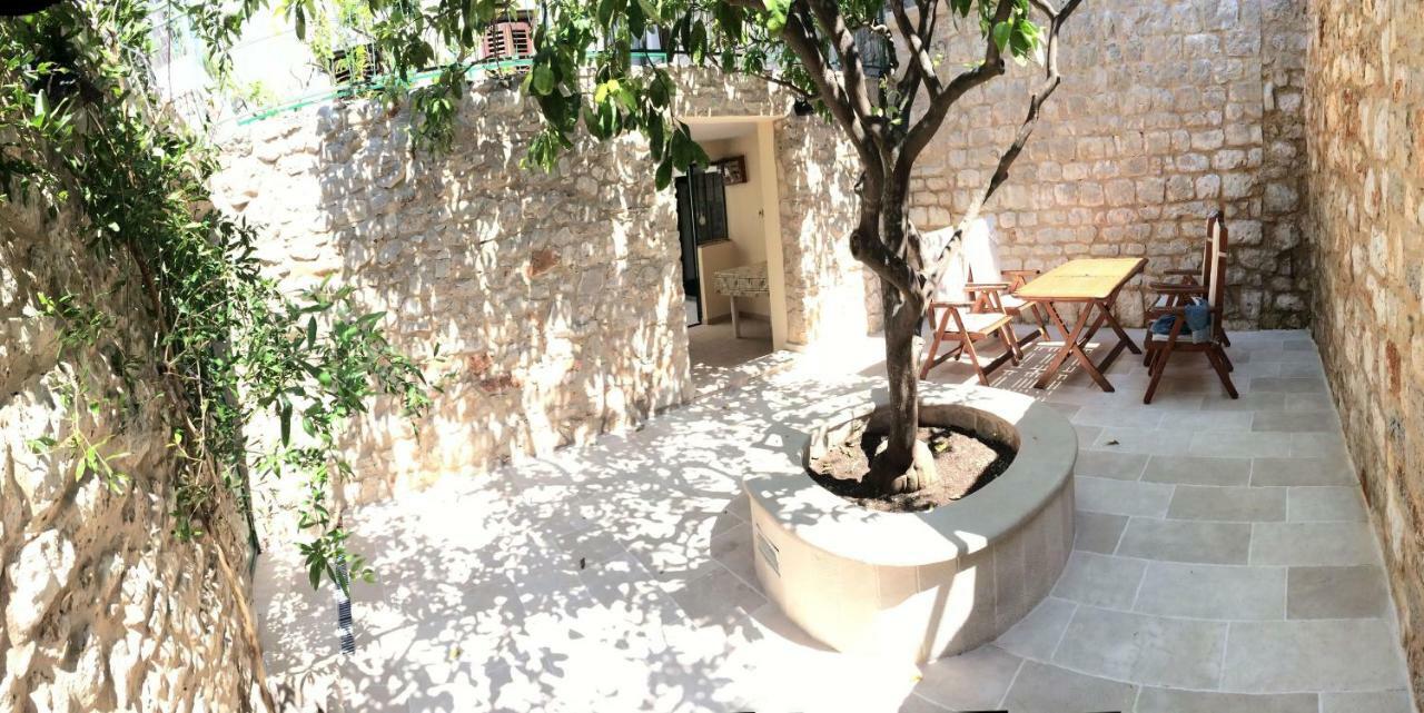 Authentico Deluxe Stari Grad Holiday home *