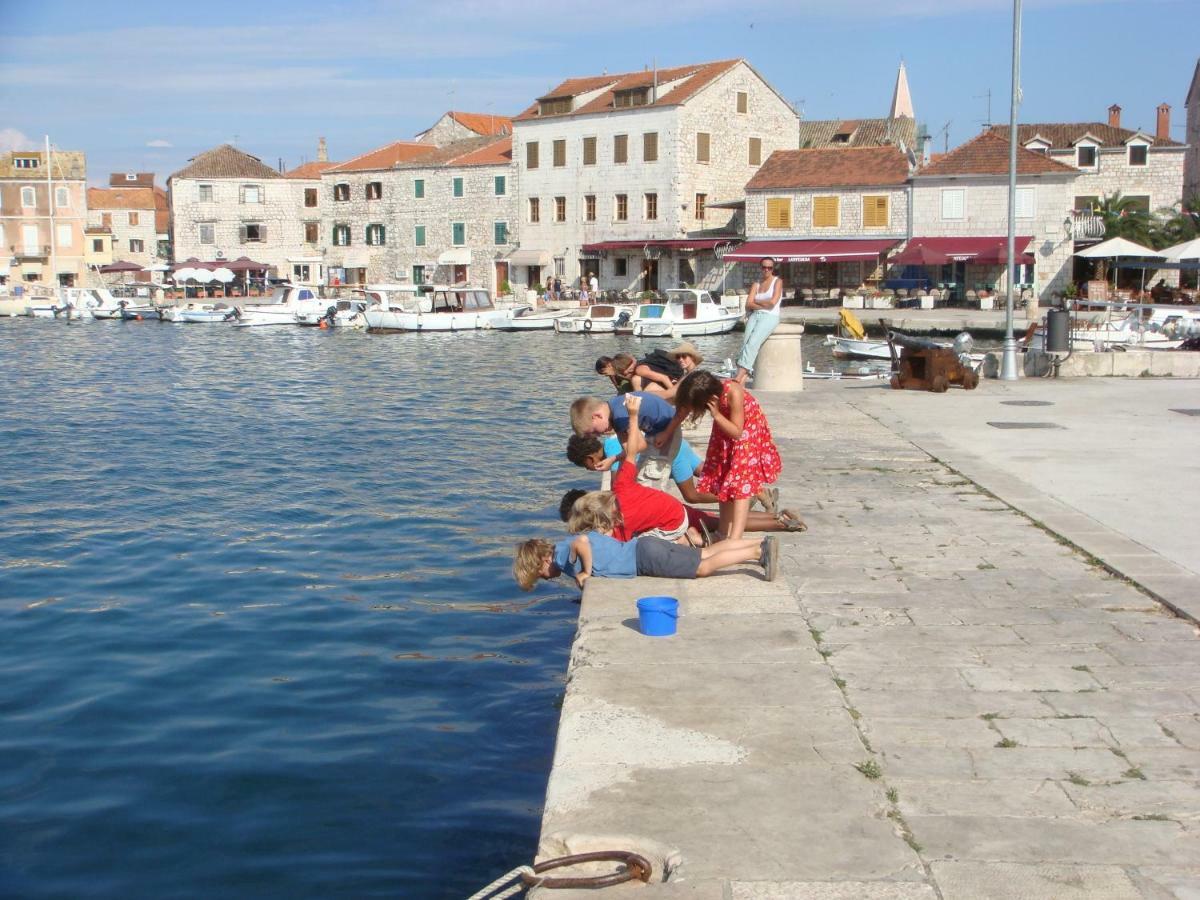 Holiday home Authentico Deluxe Stari Grad